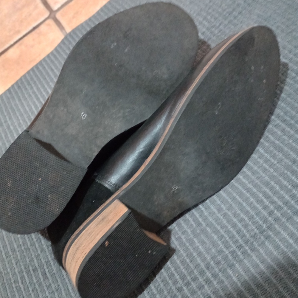 Crevo Leather Stacked Heel Black Bootie (10) - Picture 6 of 7